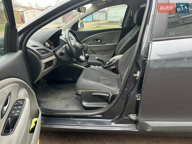 Серый Рено Меган, объемом двигателя 1.46 л и пробегом 285 тыс. км за 5700 $, фото 12 на Automoto.ua