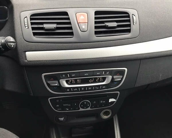 Сірий Рено Меган, об'ємом двигуна 1.46 л та пробігом 251 тис. км за 7300 $, фото 14 на Automoto.ua