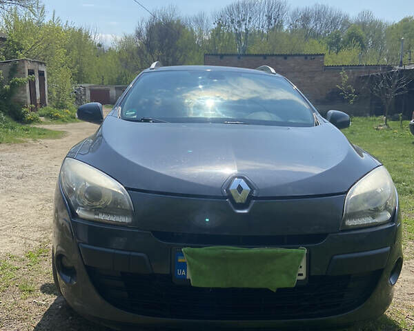 Серый Рено Меган, объемом двигателя 1.5 л и пробегом 270 тыс. км за 7500 $, фото 2 на Automoto.ua