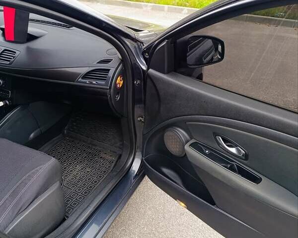 Серый Рено Меган, объемом двигателя 1.5 л и пробегом 261 тыс. км за 6900 $, фото 8 на Automoto.ua