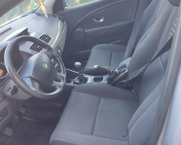 Серый Рено Меган, объемом двигателя 1.5 л и пробегом 238 тыс. км за 7000 $, фото 18 на Automoto.ua