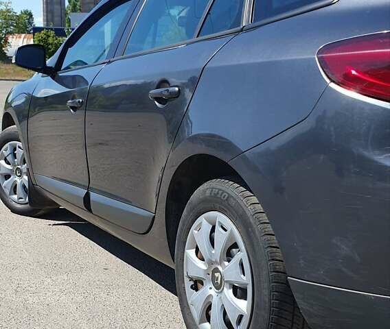 Сірий Рено Меган, об'ємом двигуна 1.46 л та пробігом 277 тис. км за 6400 $, фото 4 на Automoto.ua