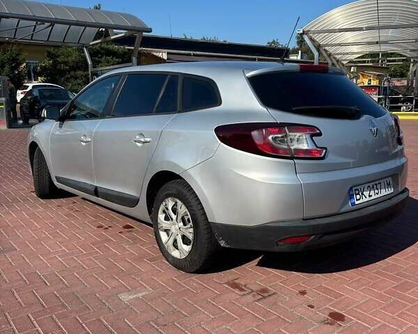 Серый Рено Меган, объемом двигателя 1.46 л и пробегом 330 тыс. км за 5300 $, фото 4 на Automoto.ua