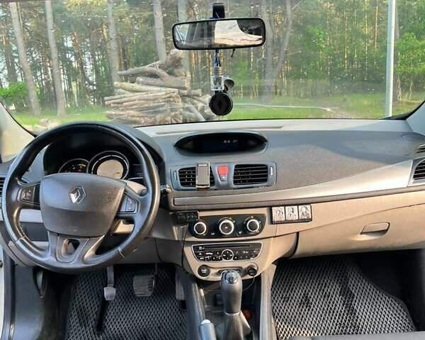 Серый Рено Меган, объемом двигателя 1.46 л и пробегом 330 тыс. км за 6200 $, фото 6 на Automoto.ua