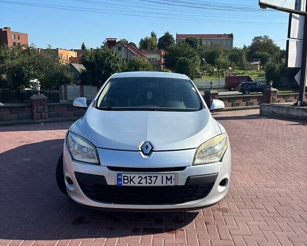 Серый Рено Меган, объемом двигателя 1.46 л и пробегом 330 тыс. км за 5300 $, фото 7 на Automoto.ua