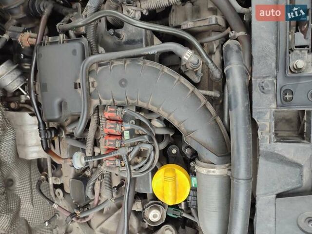 Серый Рено Меган, объемом двигателя 1.4 л и пробегом 250 тыс. км за 7500 $, фото 111 на Automoto.ua