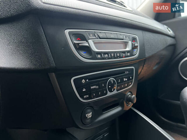 Серый Рено Меган, объемом двигателя 1.6 л и пробегом 182 тыс. км за 7800 $, фото 47 на Automoto.ua