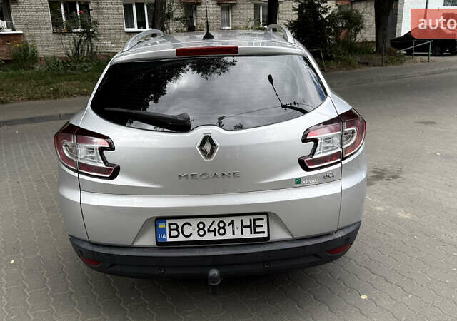 Рено Меган 2010 у Львові на Automoto.ua Сірий Рено Меган, об'ємом двигуна 1.46 л та пробігом 320 тис. км за 6000 $, фото 2 на Automoto.ua