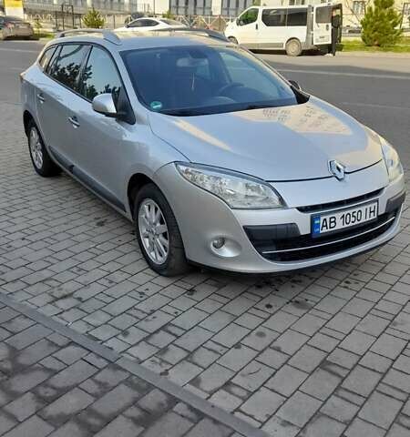 Серый Рено Меган, объемом двигателя 1.46 л и пробегом 223 тыс. км за 6800 $, фото 1 на Automoto.ua