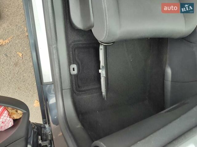 Серый Рено Меган, объемом двигателя 1.4 л и пробегом 250 тыс. км за 7500 $, фото 182 на Automoto.ua