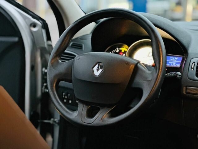 Сірий Рено Меган, об'ємом двигуна 1.5 л та пробігом 345 тис. км за 5999 $, фото 21 на Automoto.ua