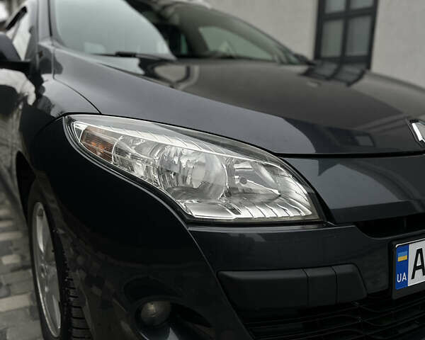 Серый Рено Меган, объемом двигателя 1.5 л и пробегом 215 тыс. км за 6800 $, фото 5 на Automoto.ua