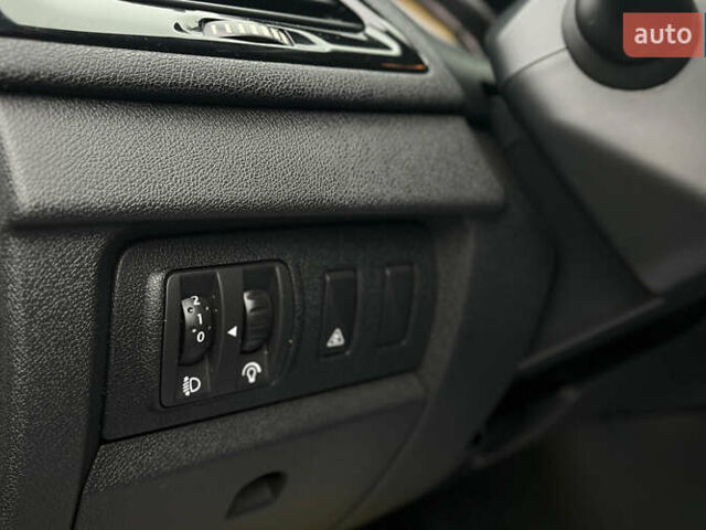 Серый Рено Меган, объемом двигателя 1.46 л и пробегом 260 тыс. км за 7200 $, фото 18 на Automoto.ua