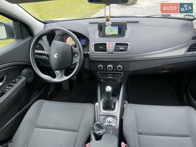 Серый Рено Меган, объемом двигателя 1.6 л и пробегом 225 тыс. км за 7700 $, фото 29 на Automoto.ua