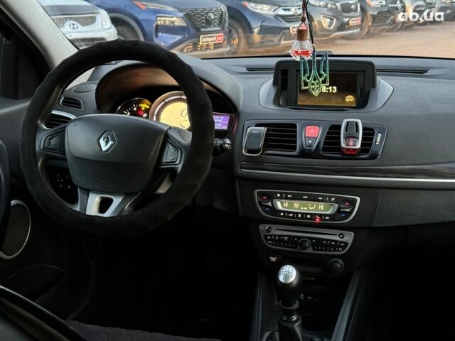Серый Рено Меган, объемом двигателя 1.9 л и пробегом 297 тыс. км за 7290 $, фото 23 на Automoto.ua