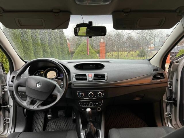 Серый Рено Меган, объемом двигателя 1.5 л и пробегом 263 тыс. км за 5100 $, фото 13 на Automoto.ua