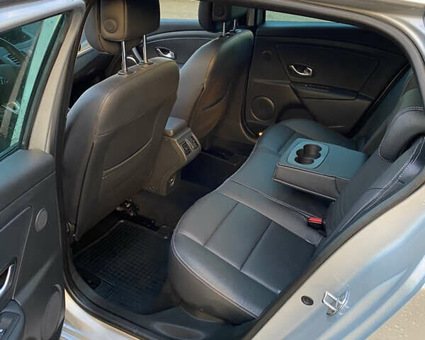 Сірий Рено Меган, об'ємом двигуна 1.4 л та пробігом 127 тис. км за 6800 $, фото 25 на Automoto.ua