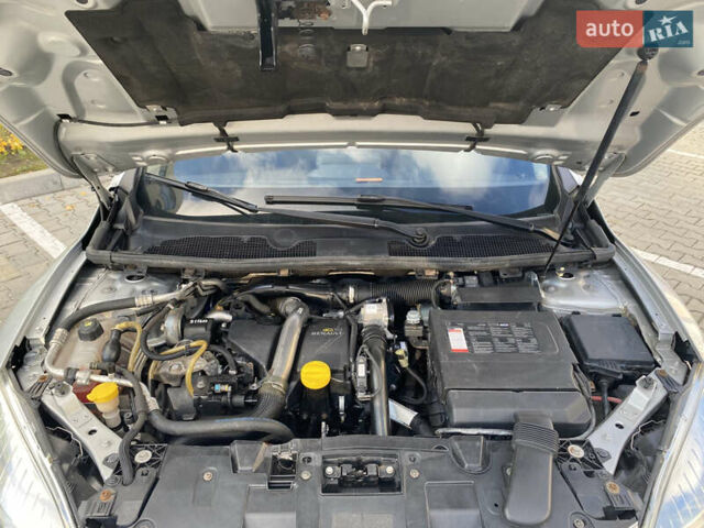 Серый Рено Меган, объемом двигателя 1.46 л и пробегом 320 тыс. км за 5999 $, фото 24 на Automoto.ua