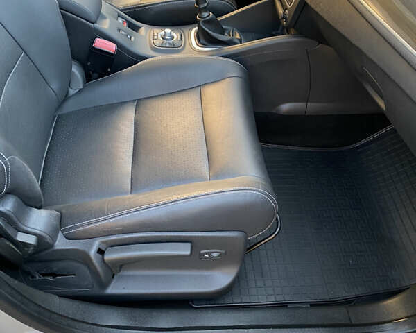 Сірий Рено Меган, об'ємом двигуна 1.4 л та пробігом 127 тис. км за 6800 $, фото 19 на Automoto.ua