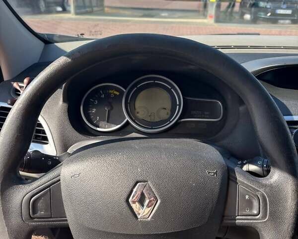 Серый Рено Меган, объемом двигателя 1.46 л и пробегом 330 тыс. км за 5300 $, фото 17 на Automoto.ua