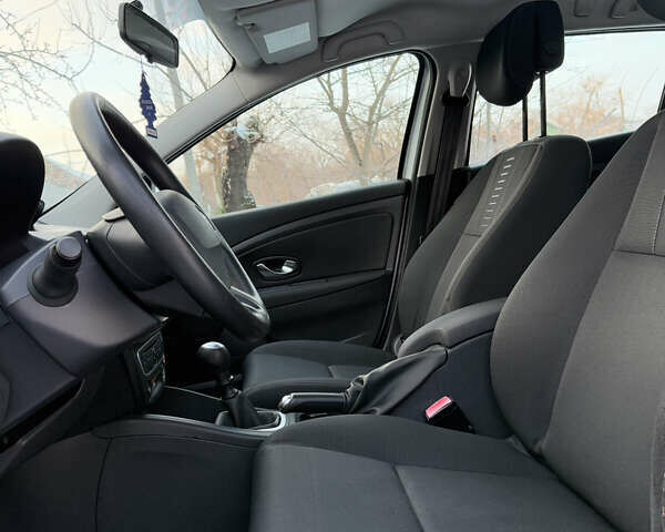 Сірий Рено Меган, об'ємом двигуна 1.6 л та пробігом 195 тис. км за 7850 $, фото 28 на Automoto.ua