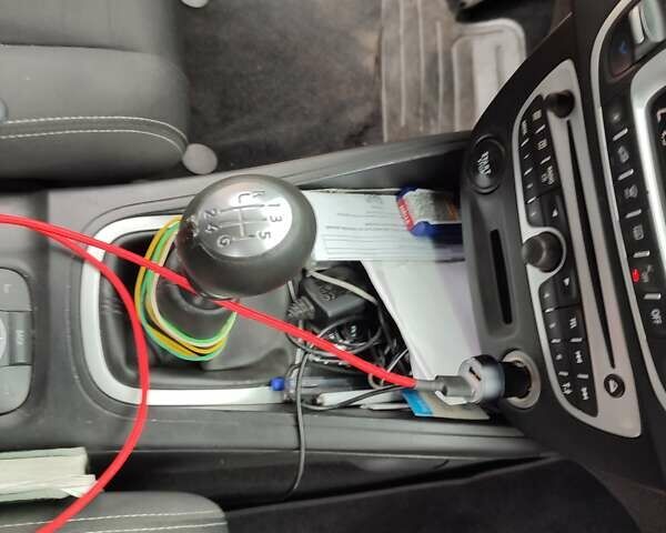 Серый Рено Меган, объемом двигателя 1.4 л и пробегом 250 тыс. км за 7500 $, фото 174 на Automoto.ua