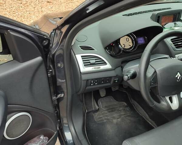 Серый Рено Меган, объемом двигателя 1.4 л и пробегом 250 тыс. км за 7500 $, фото 135 на Automoto.ua