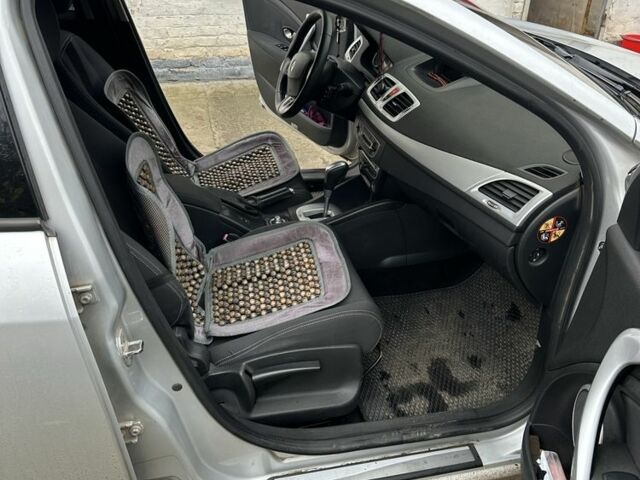 Серый Рено Меган, объемом двигателя 1.5 л и пробегом 251 тыс. км за 6500 $, фото 6 на Automoto.ua