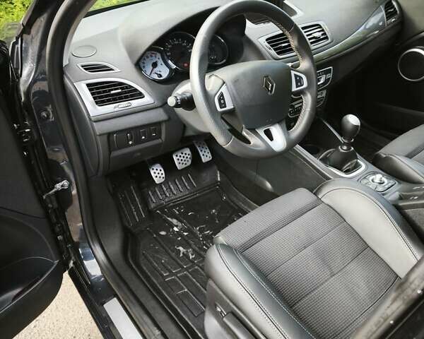 Серый Рено Меган, объемом двигателя 2 л и пробегом 125 тыс. км за 9950 $, фото 15 на Automoto.ua