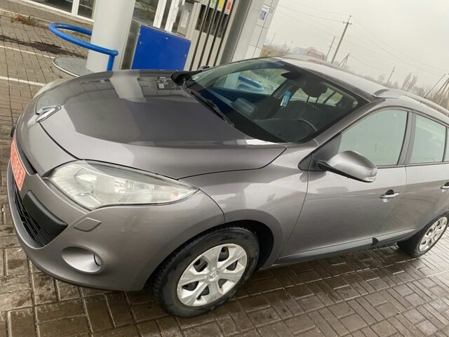 Серый Рено Меган, объемом двигателя 1.9 л и пробегом 247 тыс. км за 6114 $, фото 1 на Automoto.ua