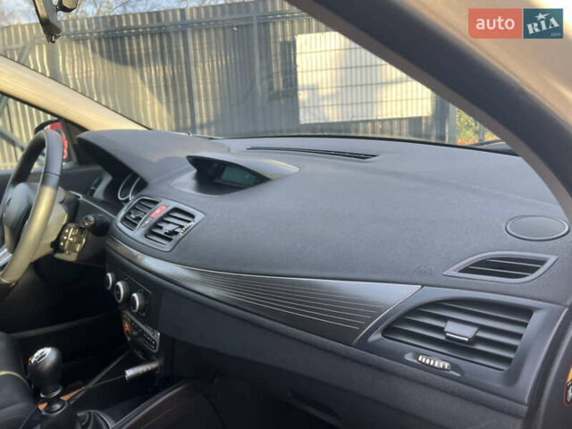 Серый Рено Меган, объемом двигателя 1.5 л и пробегом 225 тыс. км за 7600 $, фото 29 на Automoto.ua