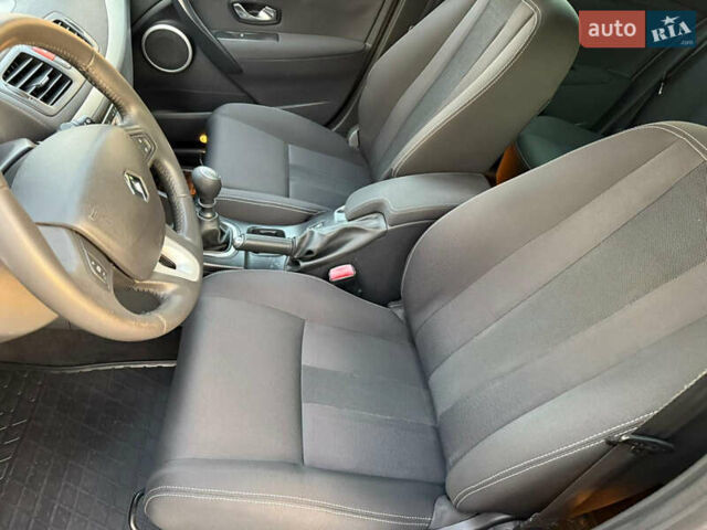 Серый Рено Меган, объемом двигателя 1.4 л и пробегом 193 тыс. км за 6700 $, фото 16 на Automoto.ua
