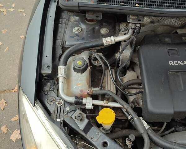 Серый Рено Меган, объемом двигателя 1.4 л и пробегом 250 тыс. км за 7500 $, фото 89 на Automoto.ua