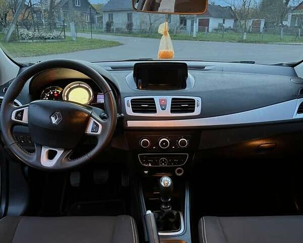 Серый Рено Меган, объемом двигателя 1.6 л и пробегом 215 тыс. км за 7600 $, фото 12 на Automoto.ua