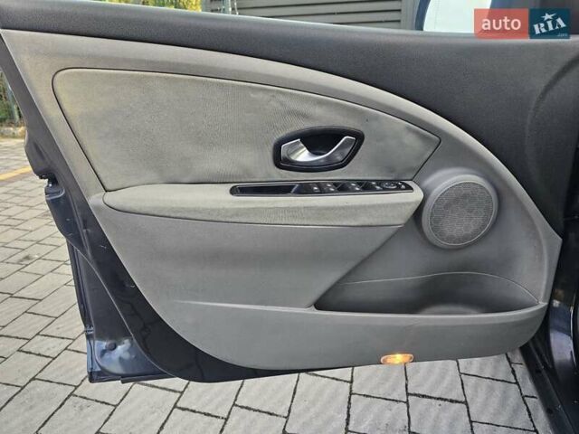 Серый Рено Меган, объемом двигателя 1.46 л и пробегом 257 тыс. км за 5150 $, фото 47 на Automoto.ua