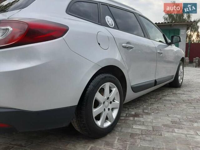 Сірий Рено Меган, об'ємом двигуна 1.5 л та пробігом 213 тис. км за 7200 $, фото 4 на Automoto.ua