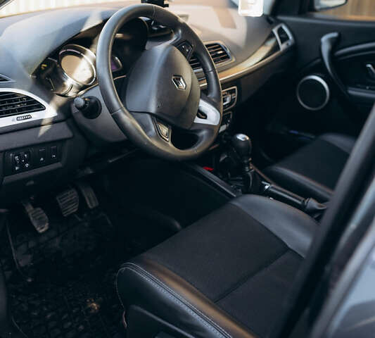 Серый Рено Меган, объемом двигателя 1.46 л и пробегом 288 тыс. км за 6550 $, фото 25 на Automoto.ua