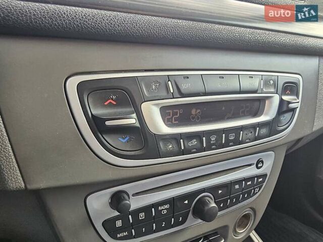 Серый Рено Меган, объемом двигателя 1.46 л и пробегом 257 тыс. км за 5150 $, фото 42 на Automoto.ua