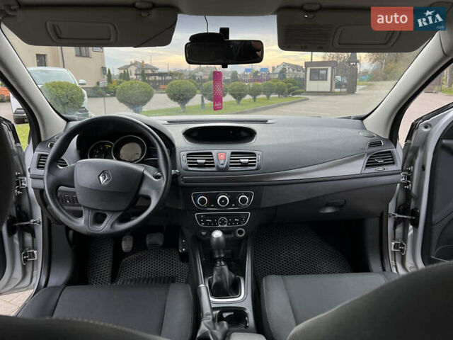 Серый Рено Меган, объемом двигателя 1.5 л и пробегом 265 тыс. км за 5499 $, фото 17 на Automoto.ua