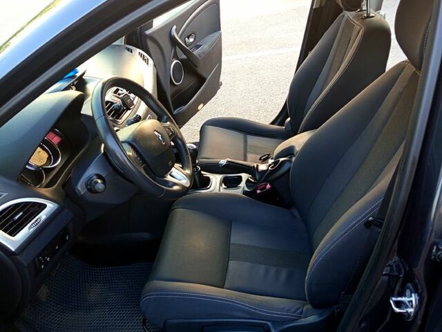 Серый Рено Меган, объемом двигателя 1.6 л и пробегом 314 тыс. км за 6700 $, фото 1 на Automoto.ua