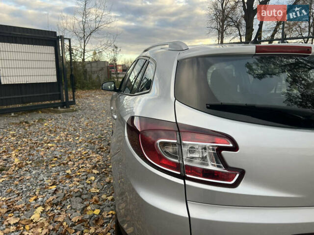 Серый Рено Меган, объемом двигателя 1.5 л и пробегом 225 тыс. км за 7600 $, фото 14 на Automoto.ua