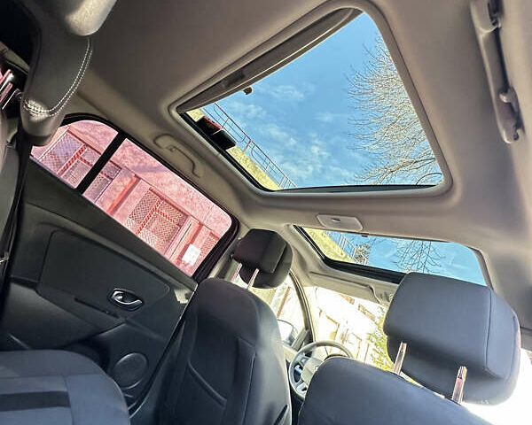 Серый Рено Меган, объемом двигателя 1.46 л и пробегом 270 тыс. км за 7750 $, фото 20 на Automoto.ua