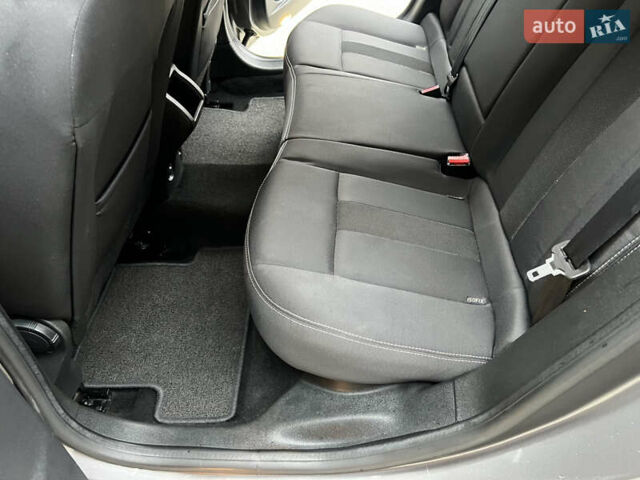 Серый Рено Меган, объемом двигателя 1.6 л и пробегом 182 тыс. км за 7800 $, фото 64 на Automoto.ua
