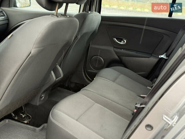 Серый Рено Меган, объемом двигателя 1.6 л и пробегом 227 тыс. км за 6550 $, фото 22 на Automoto.ua