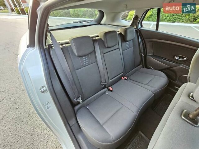 Серый Рено Меган, объемом двигателя 1.6 л и пробегом 195 тыс. км за 7850 $, фото 63 на Automoto.ua