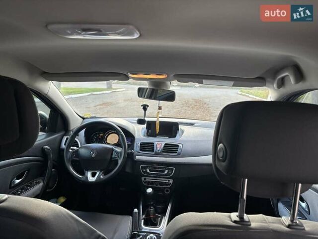 Серый Рено Меган, объемом двигателя 1.5 л и пробегом 385 тыс. км за 6800 $, фото 27 на Automoto.ua