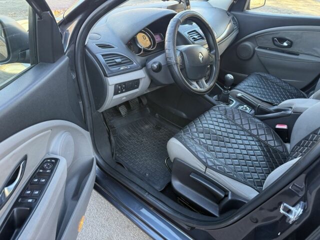 Сірий Рено Меган, об'ємом двигуна 1.5 л та пробігом 315 тис. км за 6500 $, фото 16 на Automoto.ua