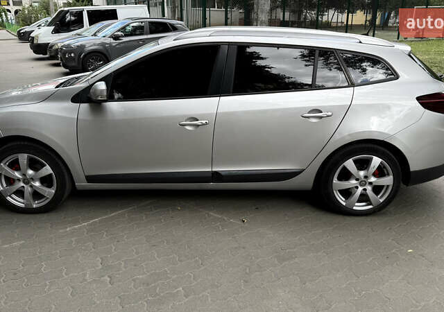 Рено Меган 2010 у Львові на Automoto.ua Сірий Рено Меган, об'ємом двигуна 1.46 л та пробігом 320 тис. км за 6000 $, фото 1 на Automoto.ua