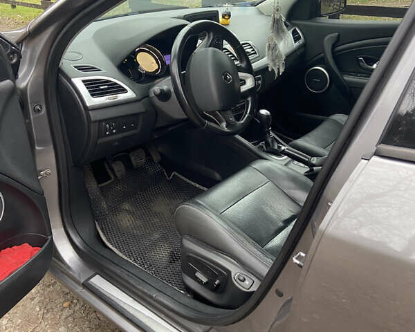 Серый Рено Меган, объемом двигателя 1.46 л и пробегом 293 тыс. км за 7800 $, фото 9 на Automoto.ua