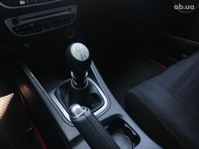 Серый Рено Меган, объемом двигателя 1.9 л и пробегом 400 тыс. км за 6690 $, фото 18 на Automoto.ua